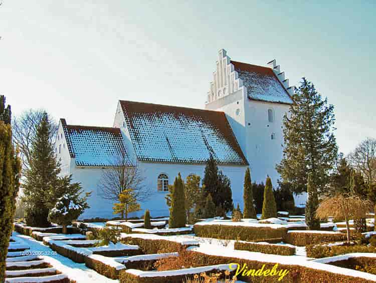 kirke med sne