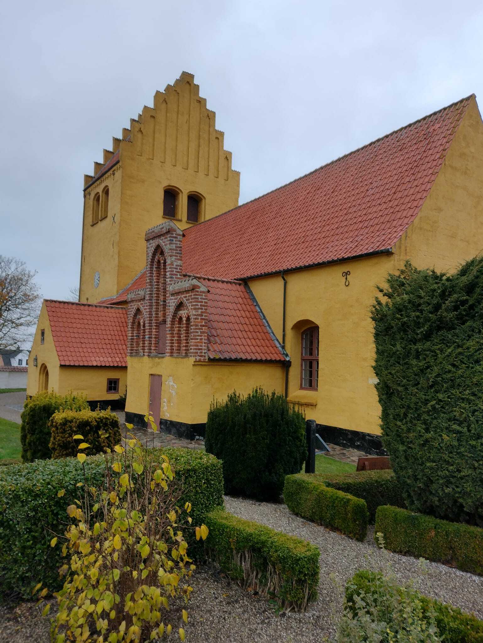 Holtung kirke Foto Ernst Olsen