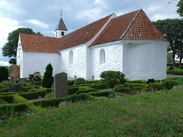 Knebel Kirke