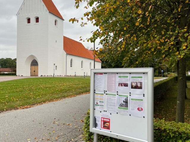 Vojens kirke infotavle. foto Anders Sjøgaard