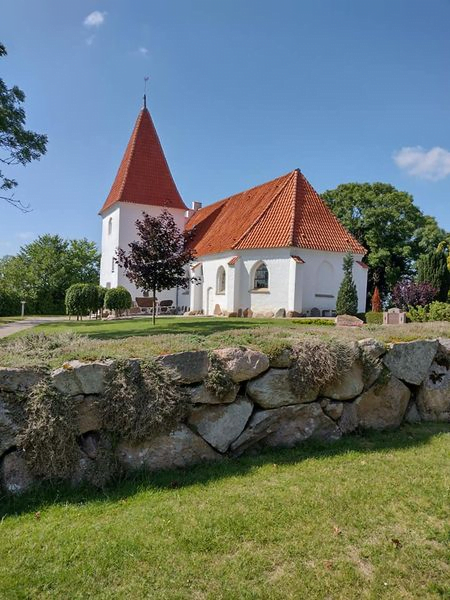 Avnede Kirke foto Ernst Olsen 